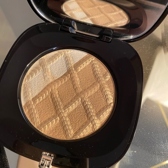Brand new Marc Jacobs highlighter - Picture 3 of 5
